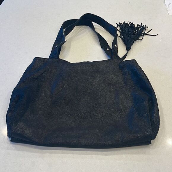 Banana republic purse with tassel, zip pocket, magnetic closure leather metallic - Picture 4 of 7